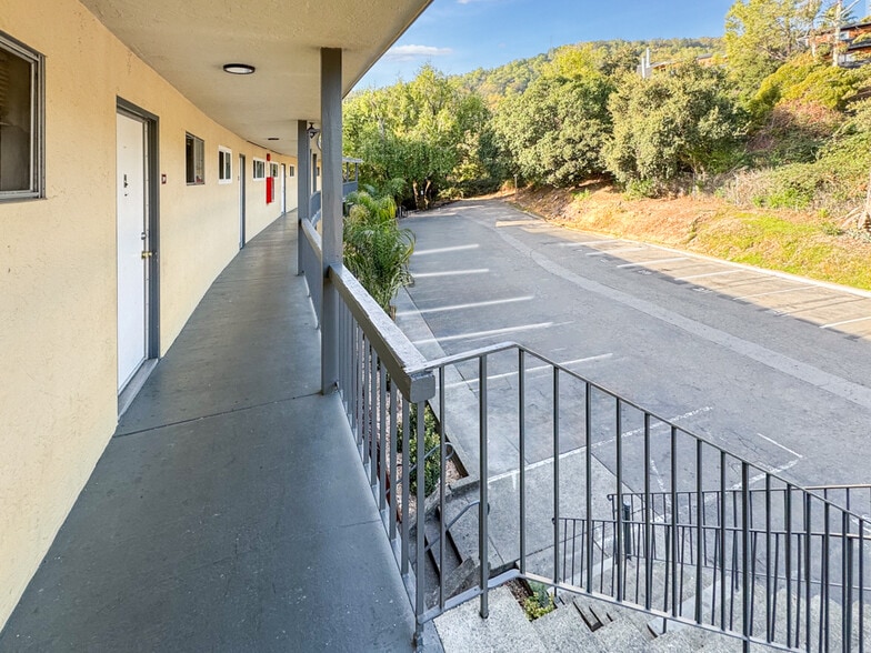 More Photos Of 195 Los Robles Rd, Novato Apartments For Sale