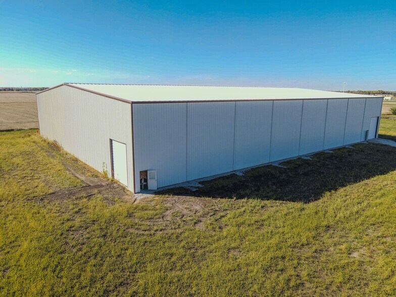 More Photos Of 507 Research Dr, Perry Industrial For Sale