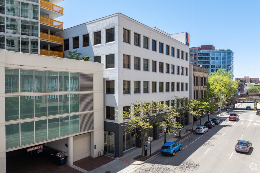 Primary Photo Of 820 Davis St, Evanston Office For Lease