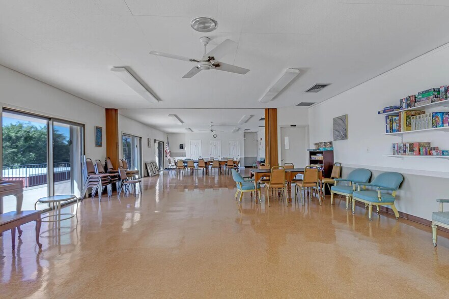 More Photos Of 7290 Covered Bridge Blvd, Lake Worth Specialty For Sale