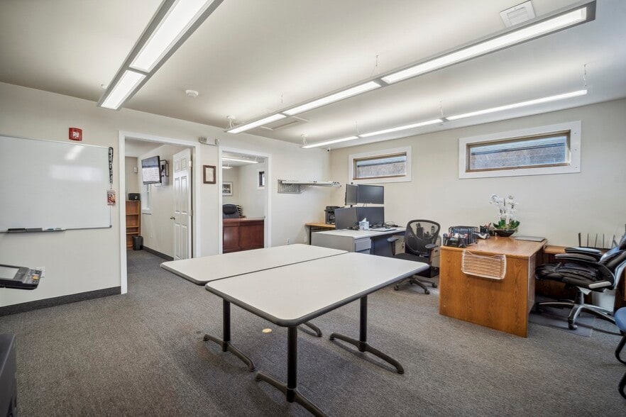 More Photos Of 2025 Pine St, Palmer Warehouse For Sale