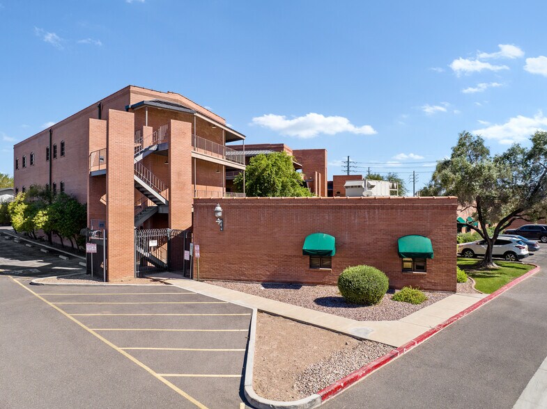 More Photos Of 2701 N 16th St, Phoenix Medical For Sale