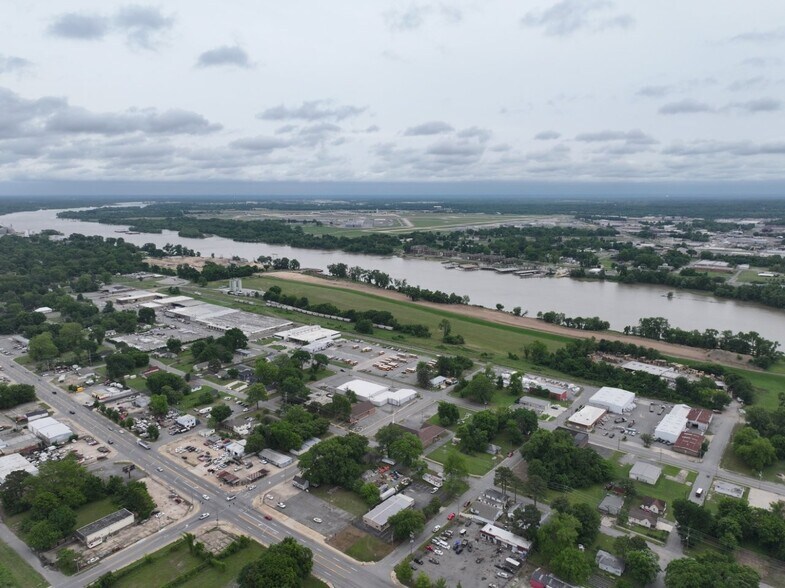 More Photos Of 208 Beech St, North Little Rock Office For Sale