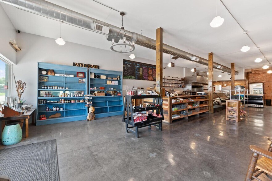 More Photos Of 104 S Main St, Glencoe Storefront Retail Residential For Sale