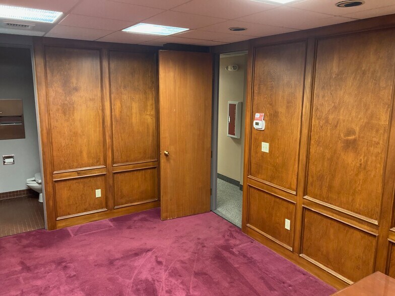 More Photos Of 2311 Bethel Church Rd, Bethel Park Medical For Lease