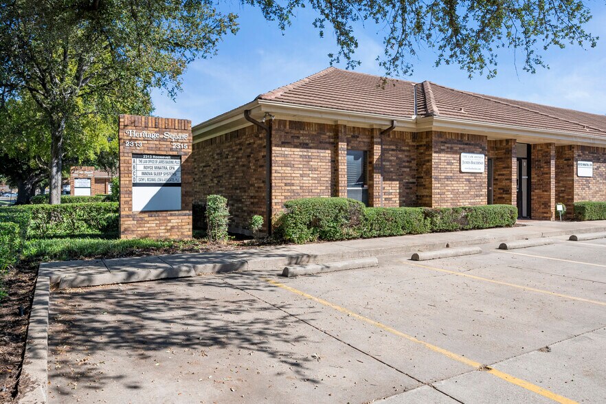 More Photos Of 2313 Roosevelt Dr, Dwg Office For Sale