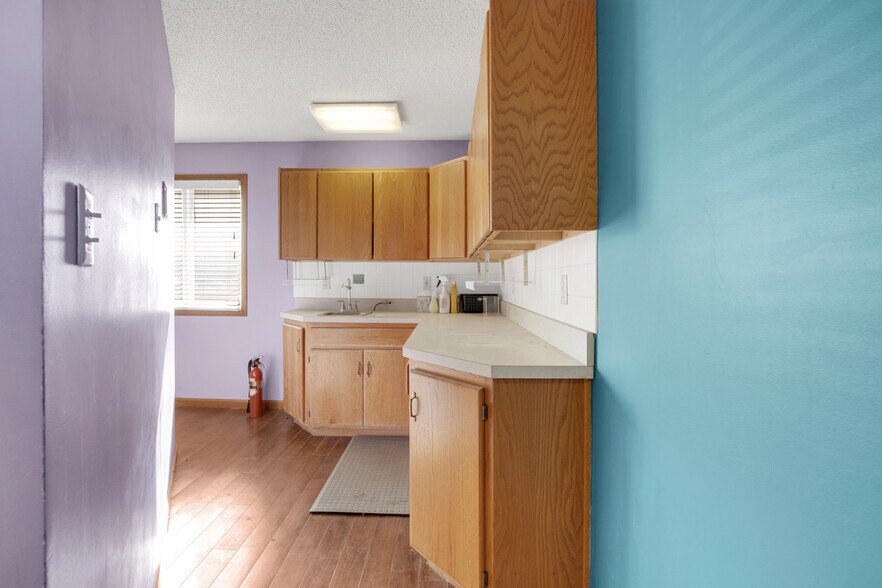 More Photos Of 804 Winchester Dr, Sedalia Medical For Sale