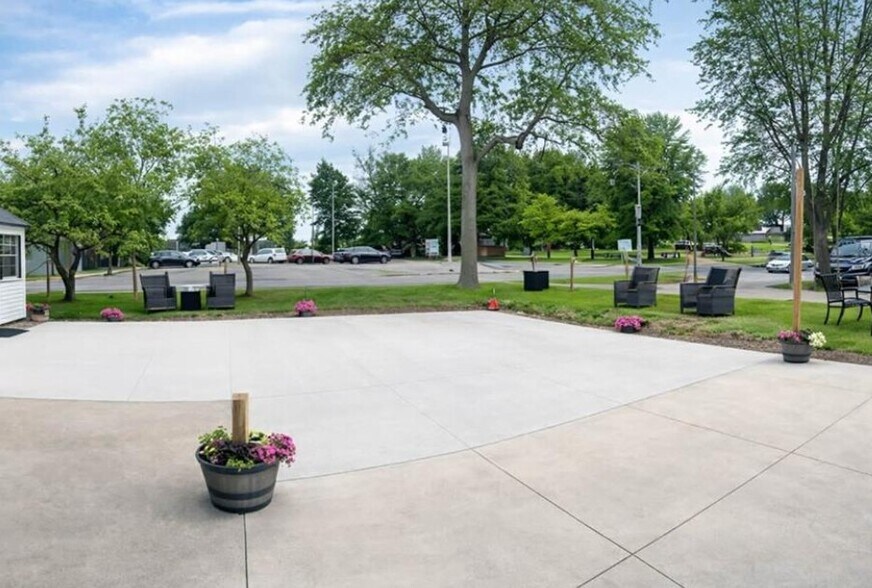 More Photos Of 8482 Greig St, Sodus Point Restaurant For Sale