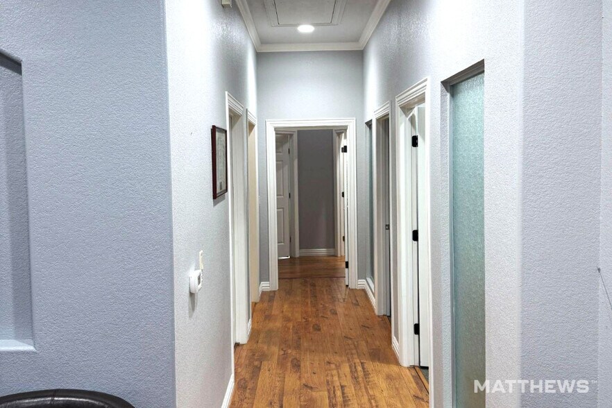 More Photos Of 4204 SW Green Oaks Blvd, Arlington Business Park For Sale