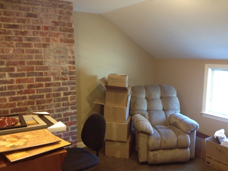 More Photos Of 811 River Rd, Fair Haven Storefront Retail Residential For Lease