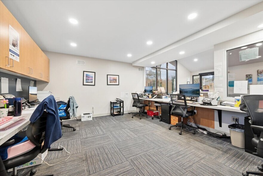 More Photos Of 762 US HIGHWAY 202/206, Bridgewater Medical For Lease