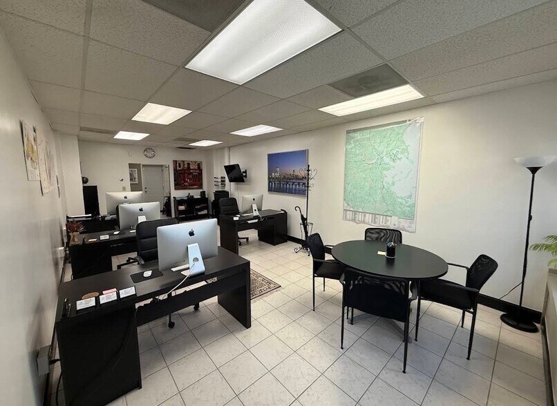 More Photos Of 125-135 Mount Auburn St, Watertown General Retail For Lease