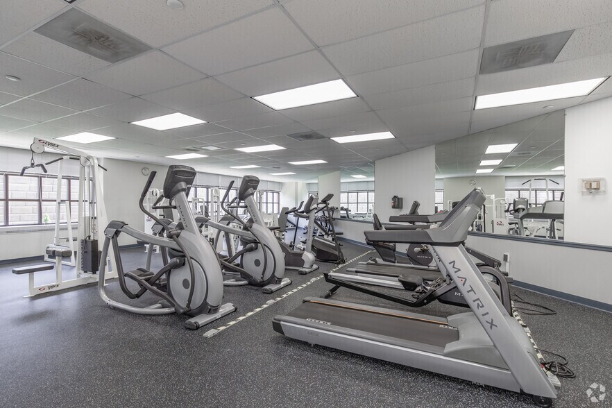 More Photos Of 300 Corporate Center Dr, Camp Hill Office For Lease