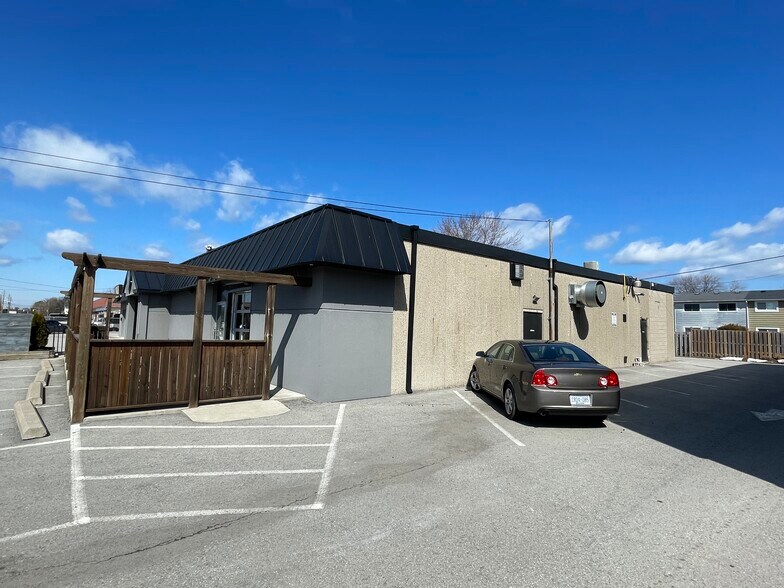 More Photos Of 14-18 Secord Dr, St Catharines Freestanding For Sale