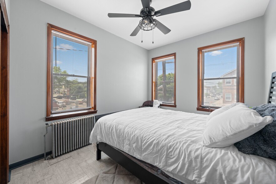 More Photos Of 162 Mallory Ave, Jersey City Office Residential For Sale