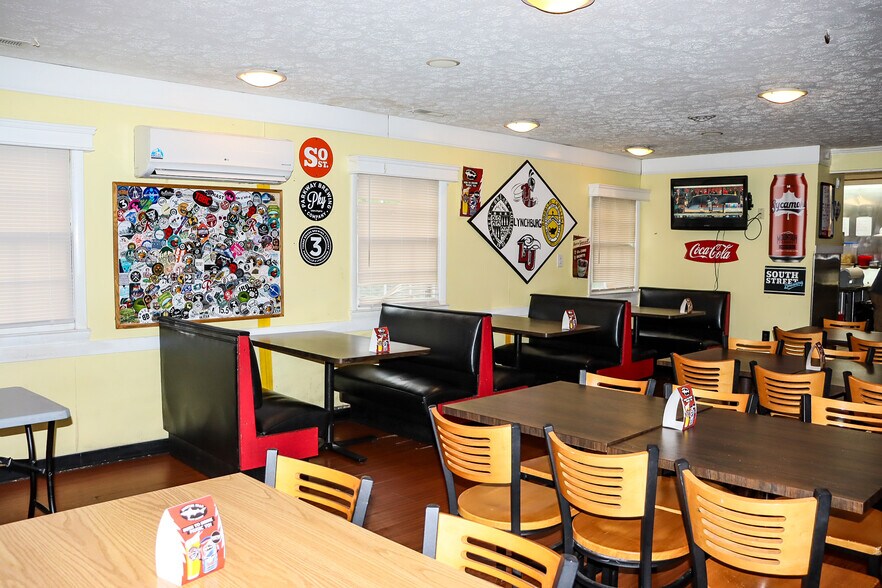 More Photos Of 3313 Old Forest Rd, Lynchburg Restaurant For Sale