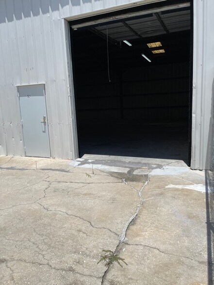 More Photos Of 327 Old Ice House Rd, Lake Wales Warehouse For Lease