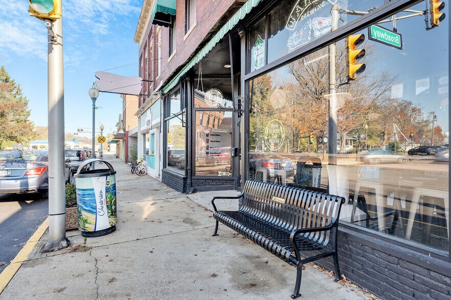 More Photos Of 119 S Calumet Ave, Chesterton Storefront Retail Residential For Lease