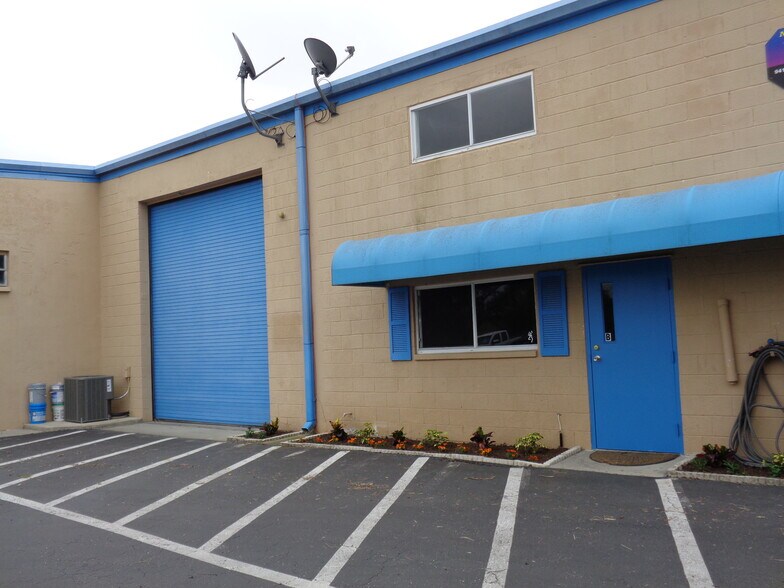 More Photos Of 6020 Deacon Rd, Sarasota Warehouse For Sale