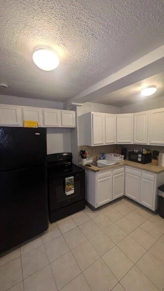 More Photos Of 1874 Marloes Ave, Cleveland Apartments For Sale