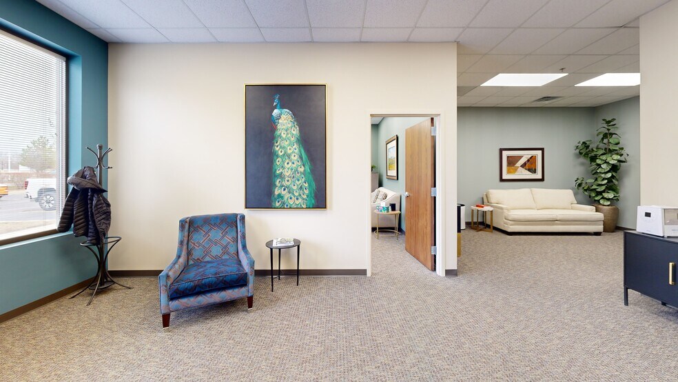 More Photos Of 365 Surryse Rd, Lake Zurich Office For Sale