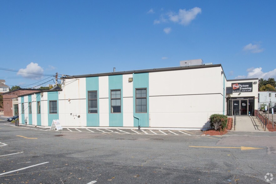 More Photos Of 60-64 Needham St, Newton Storefront Retail Office For Lease