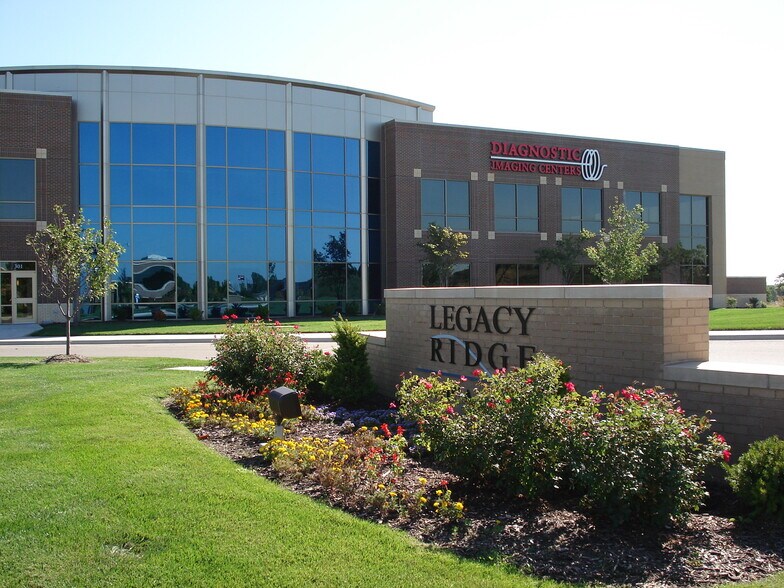 More Photos Of 301 NE Mulberry St, Lee's Summit Medical For Lease