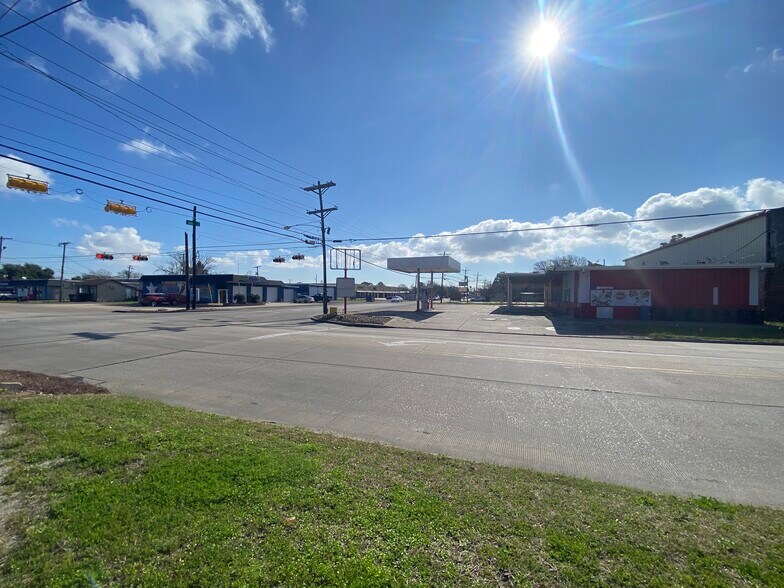 More Photos Of 6050 39th St, Groves Storefront Retail Office For Sale
