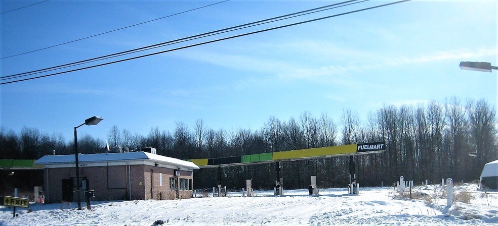 More Photos Of 5301 Seventy-six Dr, Youngstown Service Station For Sale