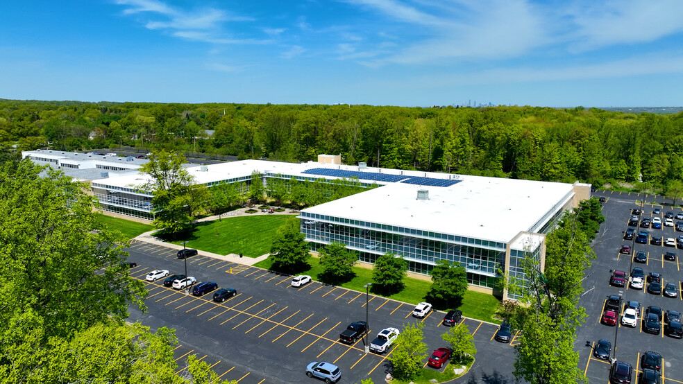 Primary Photo Of 6801 Brecksville Rd, Independence Research And Development For Lease