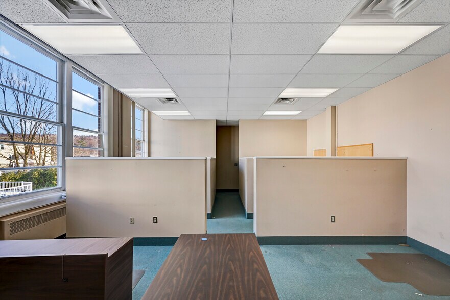 More Photos Of 301 Delaware Ave, Olyphant Office For Sale