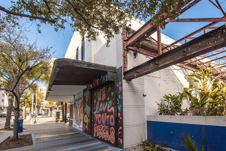 More Photos Of 322 N Chaparral St, Corpus Christi Freestanding For Lease
