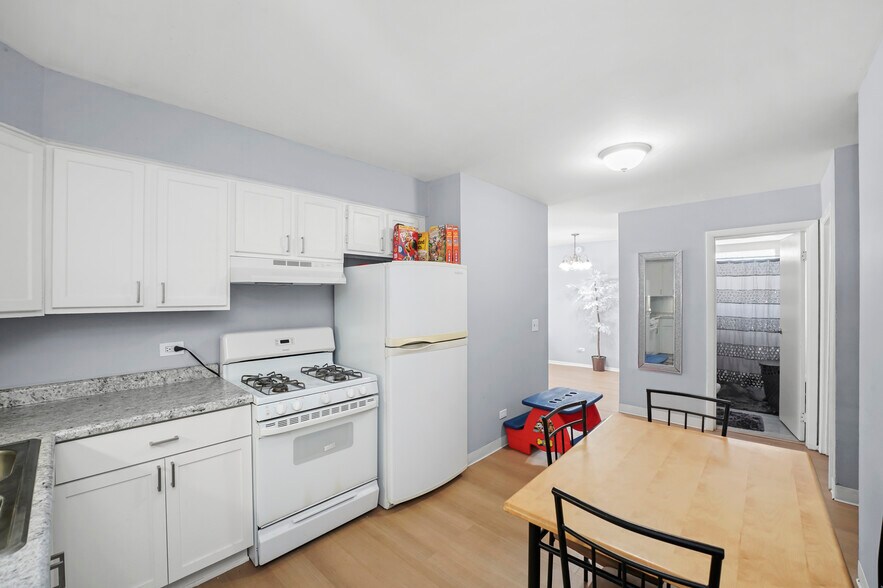 More Photos Of 1905-1913 Saint Charles Rd, Maywood Apartments For Sale