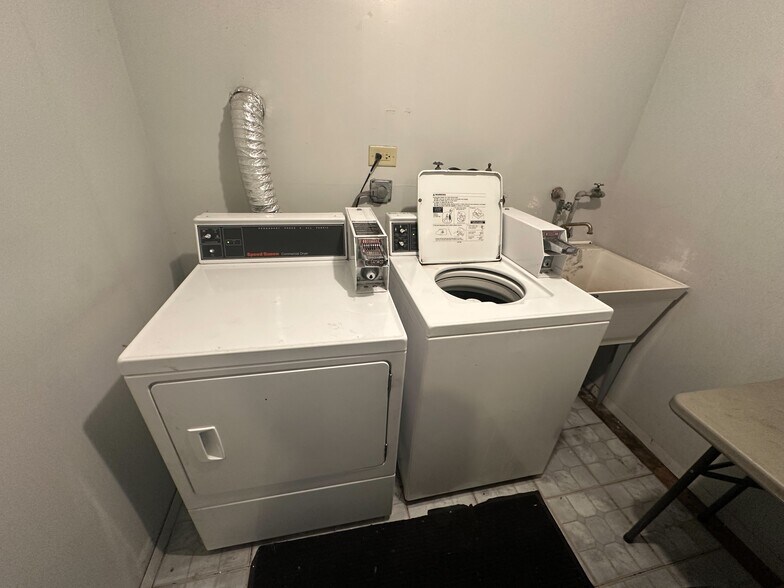More Photos Of 437 Prairie Ave, Calumet City Apartments For Sale
