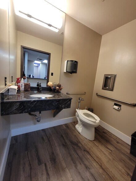 More Photos Of 4100 W 15th St, Plano Medical For Sale