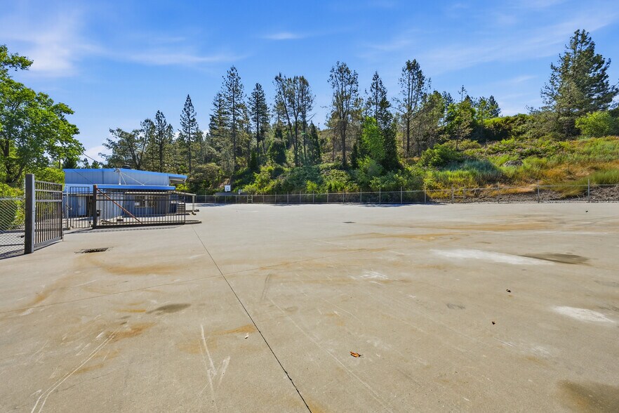 More Photos Of 1025 Idaho Maryland Rd, Grass Valley Warehouse For Lease