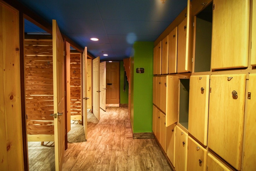 More Photos Of 37-39 Boltwood Walk, Amherst Storefront For Lease