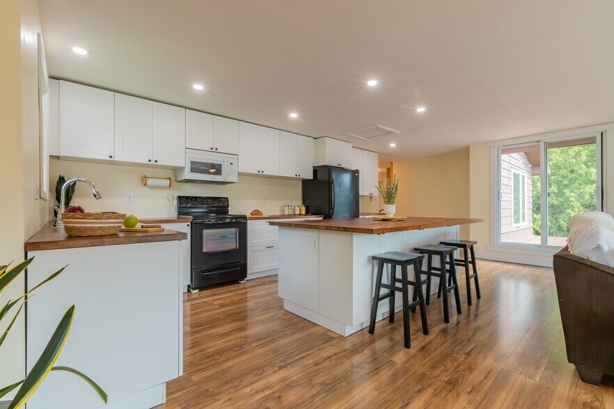More Photos Of 2831 60 highway, Dwight General Retail For Sale