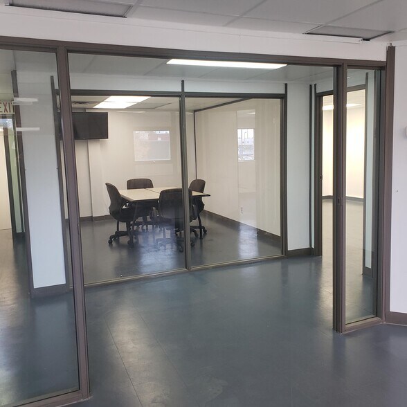 More Photos Of 15 Capella Ct, Ottawa Warehouse For Sale