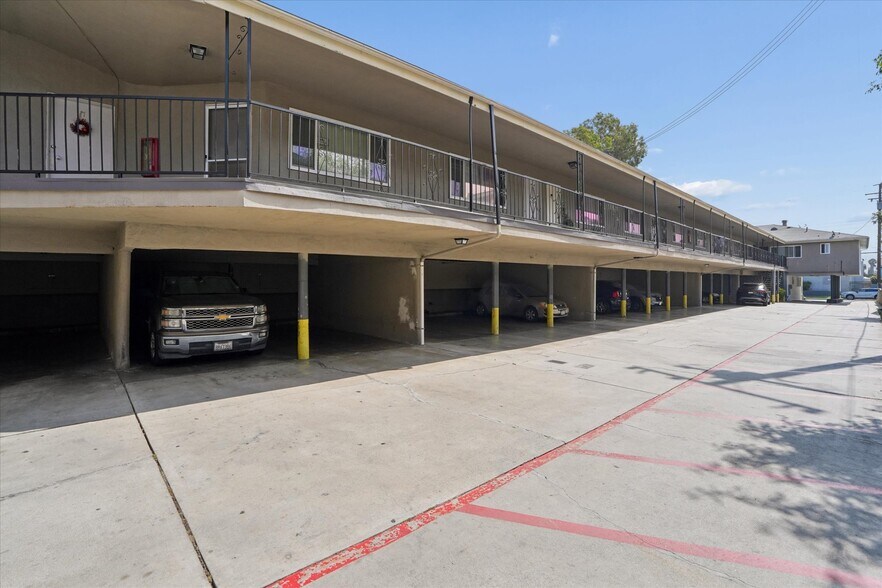 More Photos Of 14611 Larch Ave, Lawndale Apartments For Sale