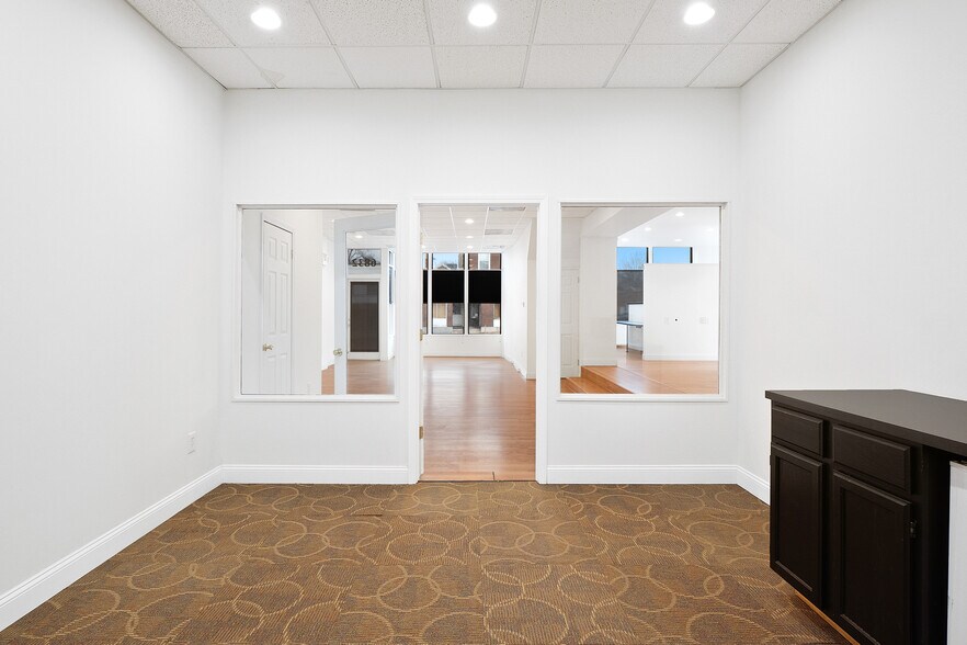 More Photos Of 6830 Gravois Ave, Saint Louis Storefront Retail Office For Lease