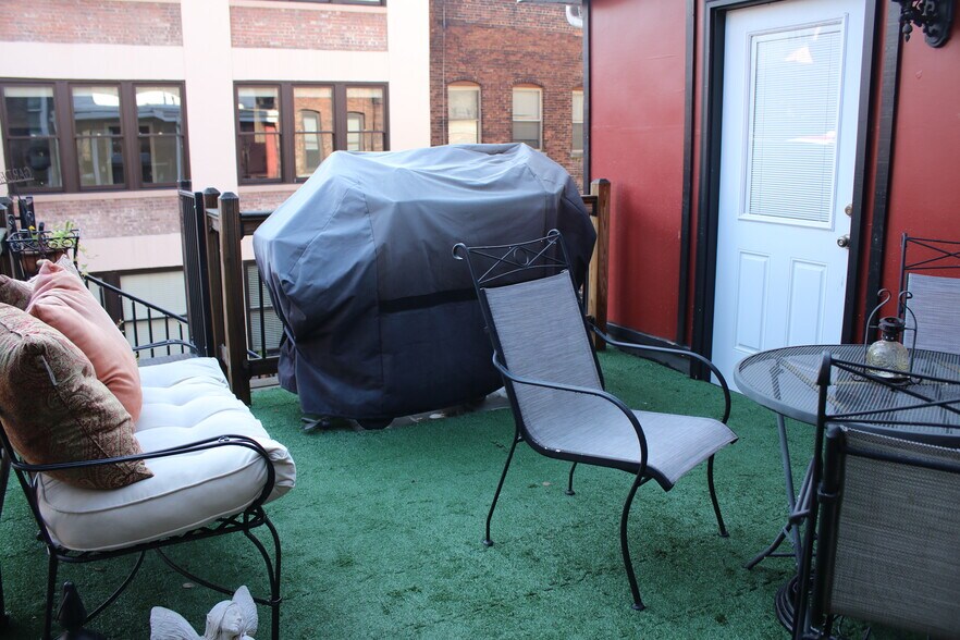 More Photos Of 537 Main St, Buffalo Storefront Retail Residential For Sale