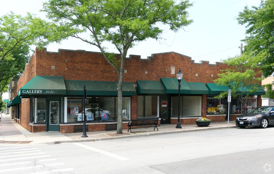 More Photos Of 19 E Miner St, Arlington Heights Storefront For Lease