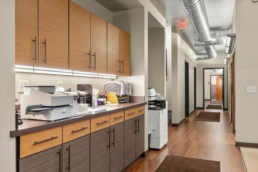 More Photos Of 1631 Zimmerman Trl, Billings Office For Sale
