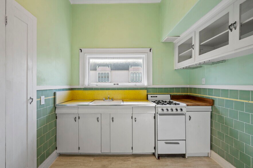 More Photos Of 2 Hugo St, San Francisco Multifamily For Sale