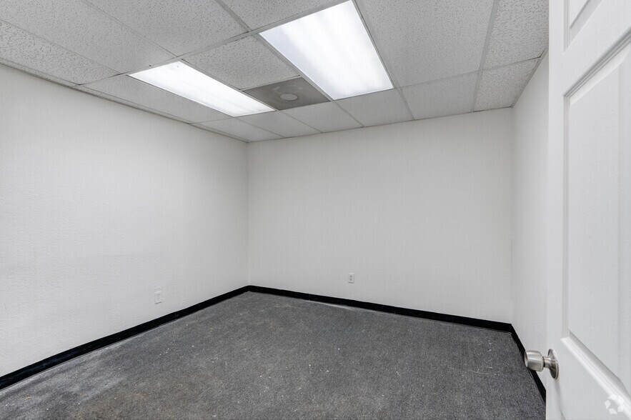 More Photos Of 12826 Hempstead Rd, Houston Unknown For Lease