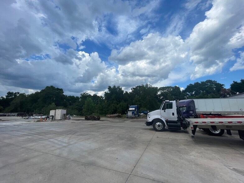 More Photos Of 4501 SE 95th St, Ocala Industrial For Lease