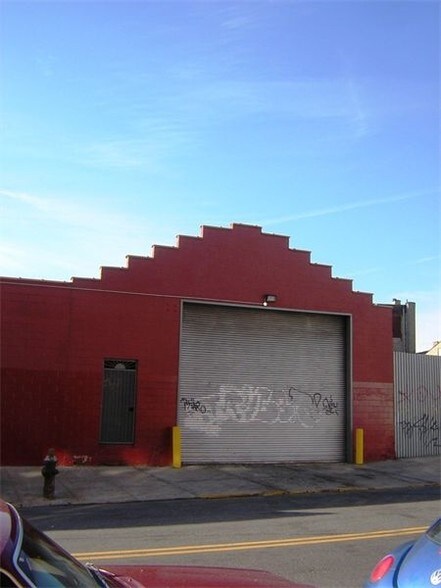 More Photos Of 30-34 Franklin St, Brooklyn Warehouse For Lease