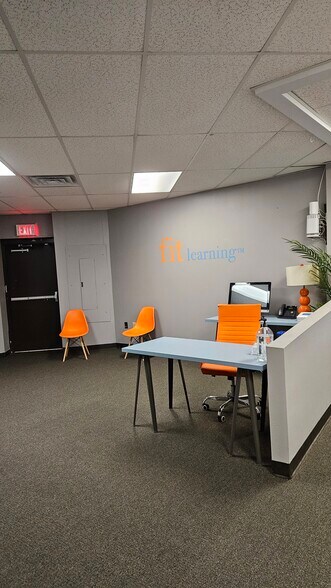 More Photos Of 4068 Mt Royal Blvd, Allison Park Medical For Lease