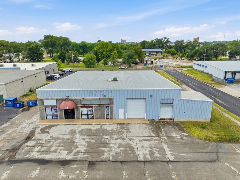 Primary Photo Of 602 S Michigan Ave, Joplin Freestanding For Lease